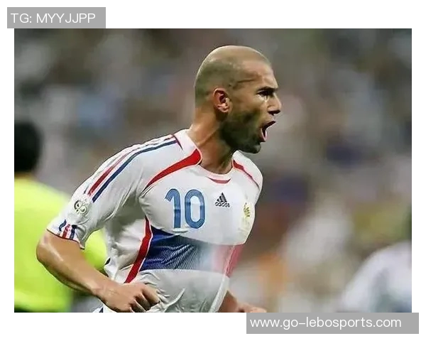 历届世界足球先生得主回顾与影响力分析 历届世界足球先生得主回顾与影响力分析